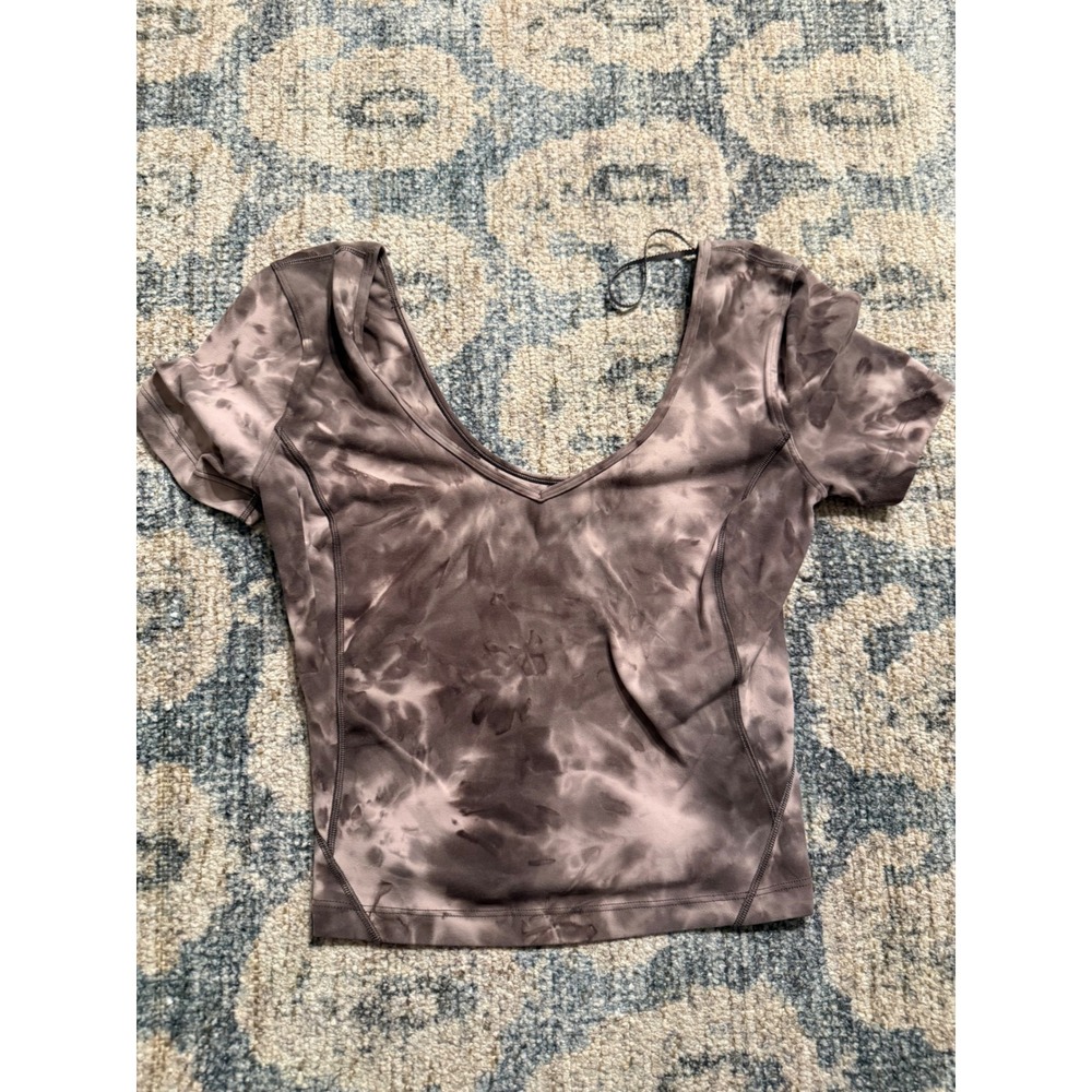 Lululemon Align Tee Nulu Slim Fit Cropped Length Size 6 Excellent Condition
